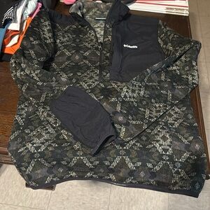 COLUMBIA men’s pull over SWEATER, WORN ONCE!